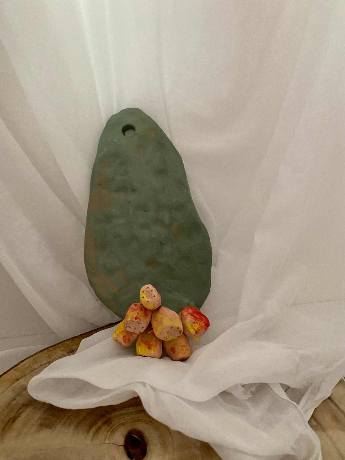 Handcrafted red ceramic Decoro Fico d'India wall decoration inspired by traditional Mediterranean design