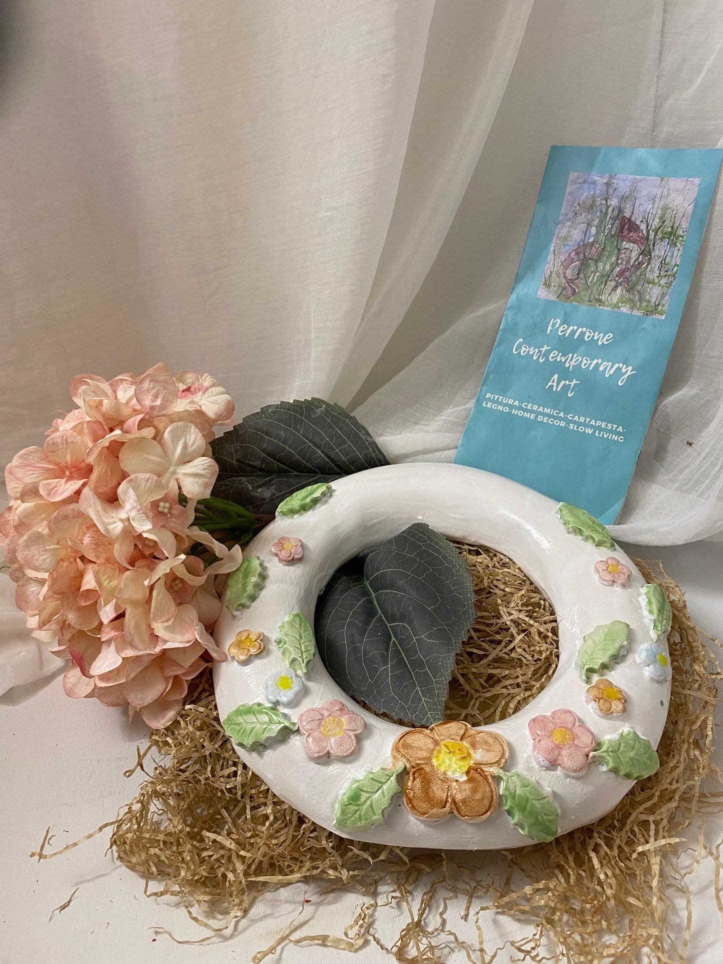White ceramic spring wreath with pastel flowers and green leaves, 22 cm diameter decorative home accent