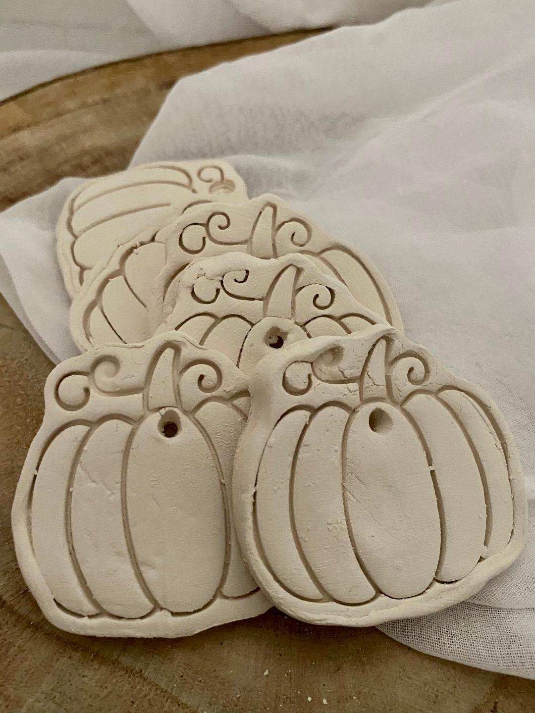 Group 6 white ceramic decorations Autumn Collection