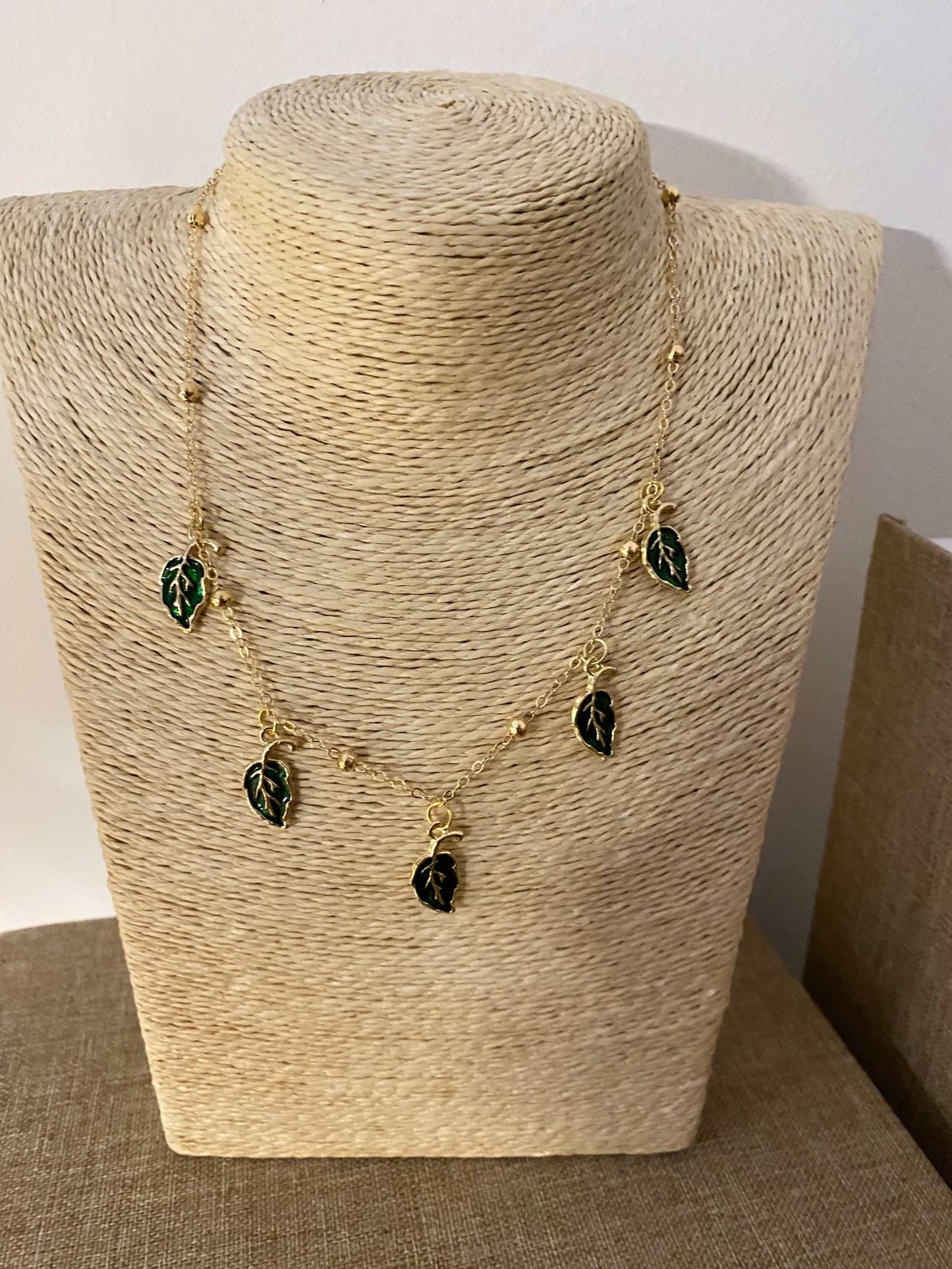 Collana in acciaio inox color oro con foglioline Collezione Luxury Bijioux