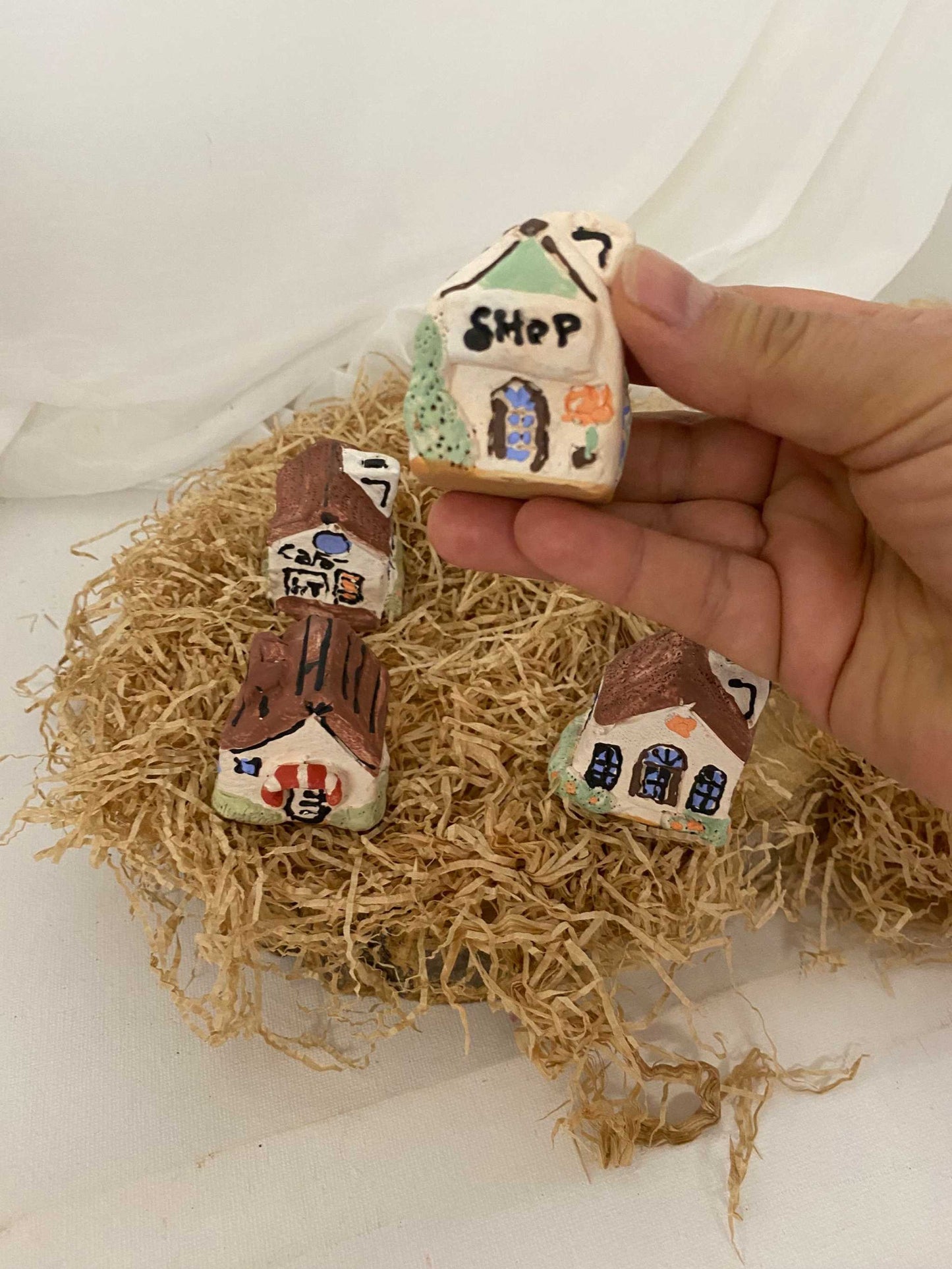 Mini villaggio ceramic white mini village set with five colorful handcrafted miniature houses from Collezione Cottege