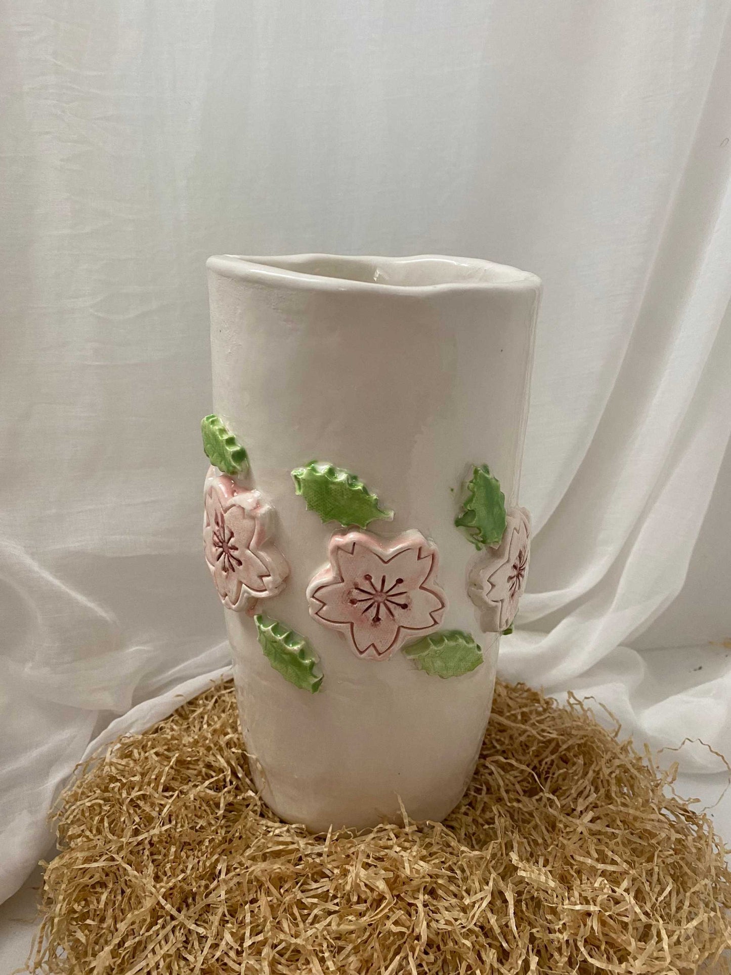 Porta fiori in ceramica bianca, Collezione Ciliegio