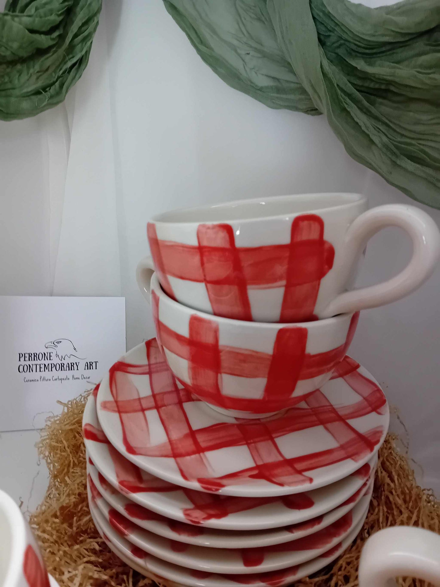 Servizio Colazione per 6 ceramic breakfast set with red plaid design, including cups and plates, festive and handcrafted.