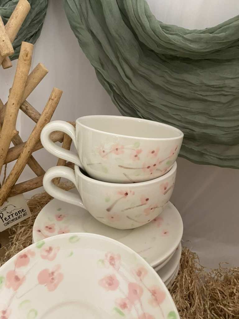 White ceramic breakfast set with delicate pink cherry blossom design from Servizio Colazione Collezione Sakura.