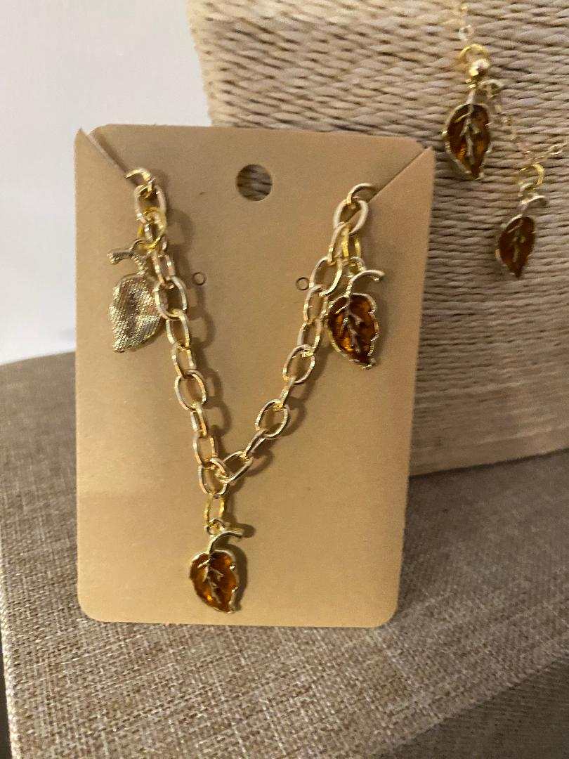 Bracciale in acciaio Inox dorato Collezione Luxury Bijioux con fogliolina