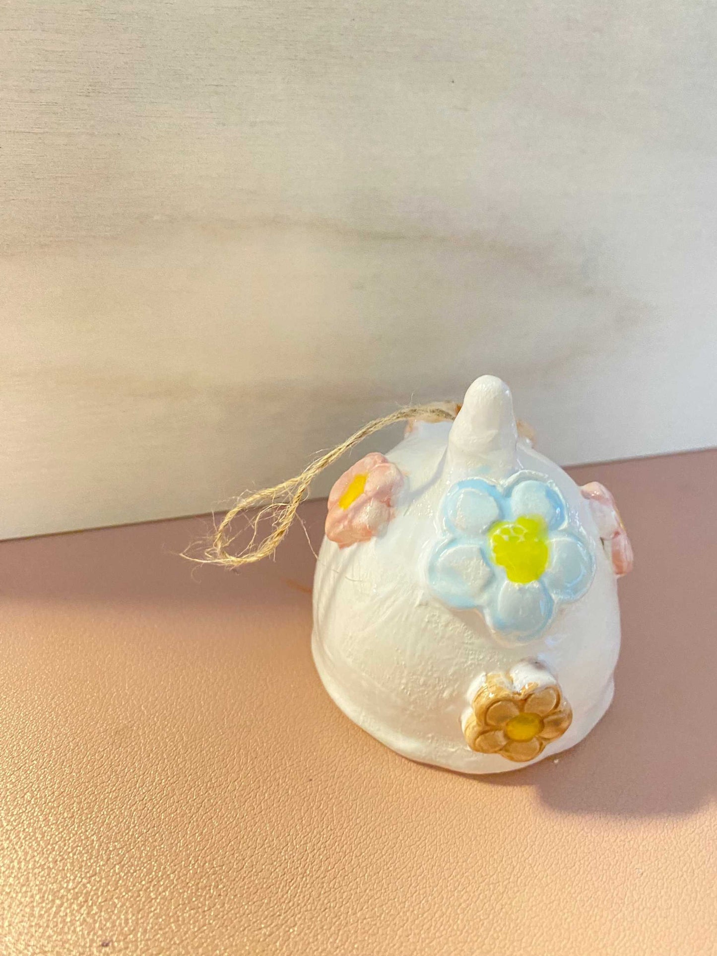 White ceramic Campanella Collezione decorated with colorful floral drops from Salento collection